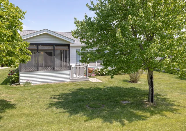 Homes for sale in Grayslake, IL | 212 Rodeo Dr #2179, Grayslake, IL 60030 | MLS# 12661183