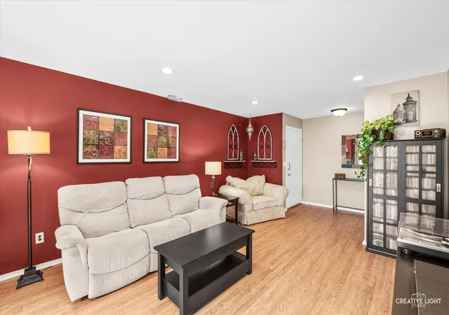 3rd image of 205 Millington Wy, St. Charles, IL 60174