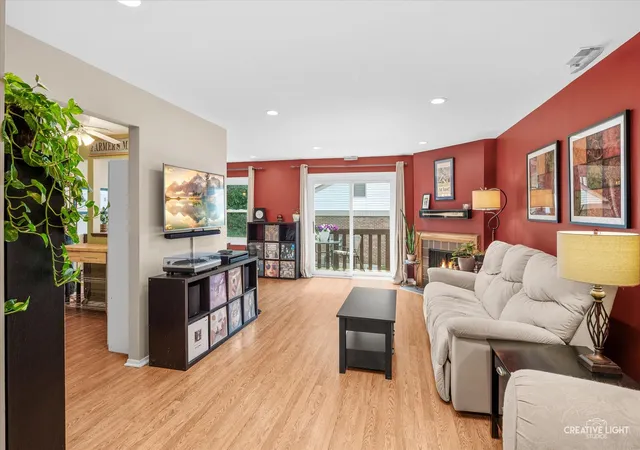 4th image of 205 Millington Wy, St. Charles, IL 60174