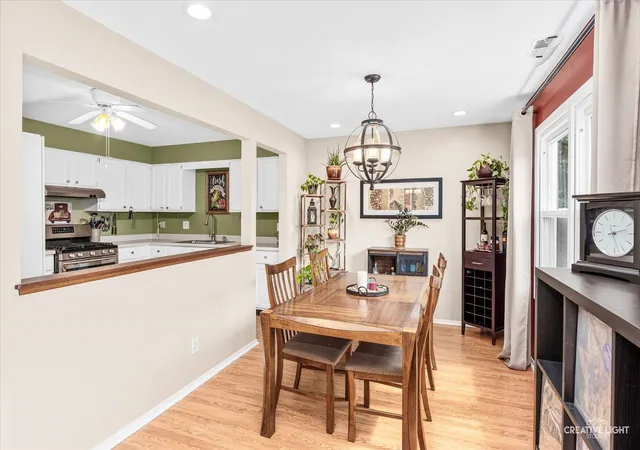 5th image of 205 Millington Wy, St. Charles, IL 60174