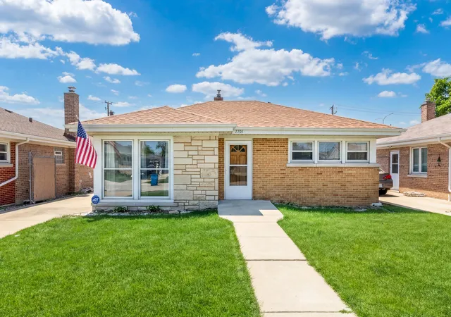 Homes for sale in Chicago, IL | 7701 W Victoria St, Chicago, IL 60631 | MLS# 12661306