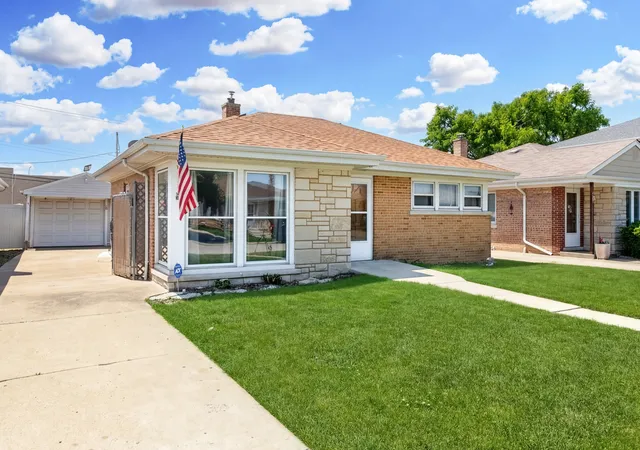 Homes for sale in Chicago, IL | 7701 W Victoria St, Chicago, IL 60631 | MLS# 12661306