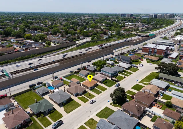 Homes for sale in Chicago, IL | 7701 W Victoria St, Chicago, IL 60631 | MLS# 12661306