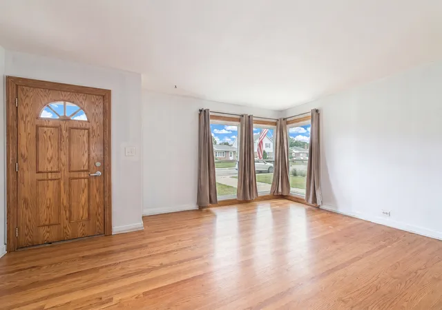 Homes for sale in Chicago, IL | 7701 W Victoria St, Chicago, IL 60631 | MLS# 12661306