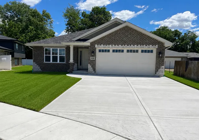 Single family home for sale at 14109 Kenneth Ct, Crestwood, IL 60418 | MLS# 12661398