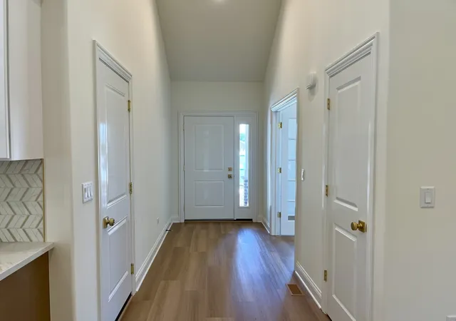 Photo 2 of Single family home for sale at 14109 Kenneth Ct, Crestwood, IL 60418 | MLS# 12661398 | Listing updated on 2026-08-27