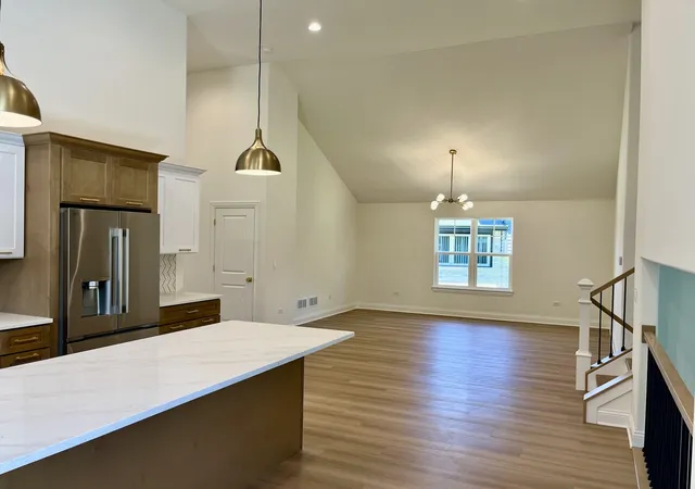 Photo 4 of Single family home for sale at 14109 Kenneth Ct, Crestwood, IL 60418 | MLS# 12661398 | Listing updated on 2026-08-27