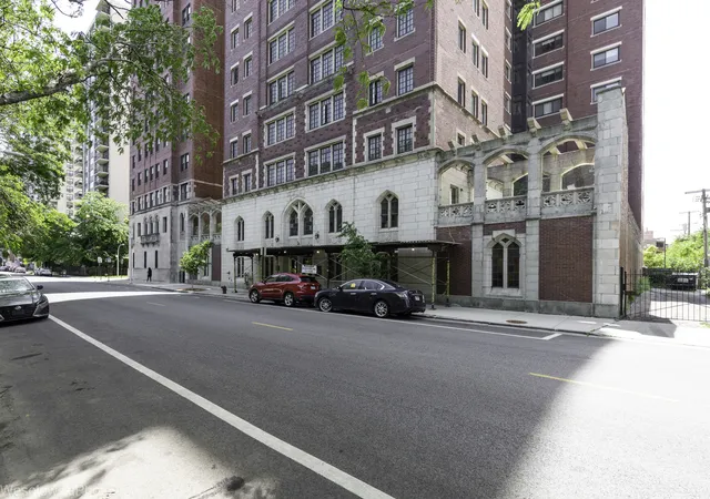 2nd image of 6700 S Crandon Ave #6A, Chicago, IL 60649 | MLS# 12661508