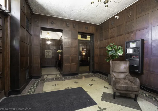 4th image of 6700 S Crandon Ave, Chicago, IL 60649
