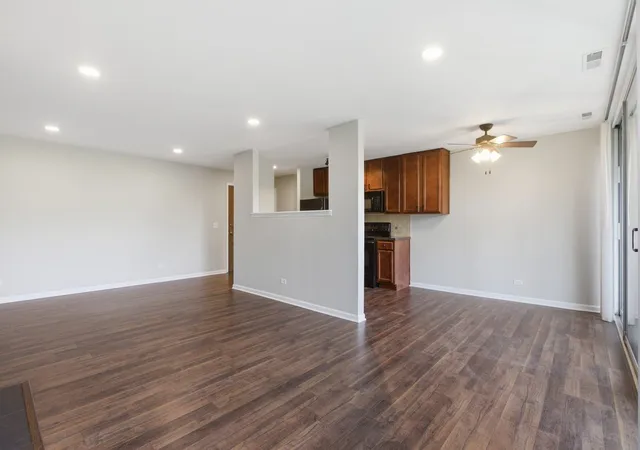 4th image of 6000 Oakwood Dr #4H, Lisle, IL 60532 | MLS# 12661531