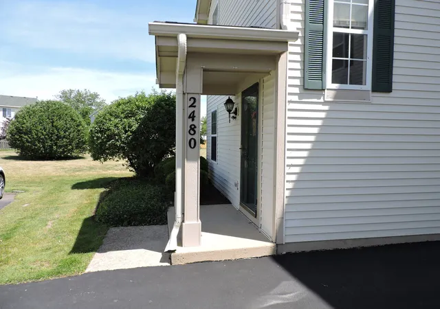 2nd image of 2480 Frost Dr, Aurora, IL 60503 | MLS# 12661537