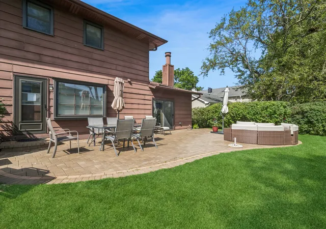 33rd image of 320 University Dr, Buffalo Grove, IL 60089 | MLS# 12661565