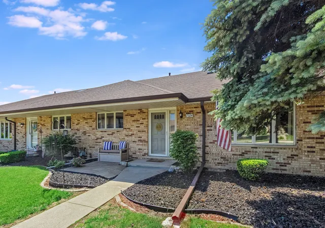 Homes for sale in Orland Park, IL | 7324 W 152nd St #73, Orland Park, IL 60462 | MLS# 12661598