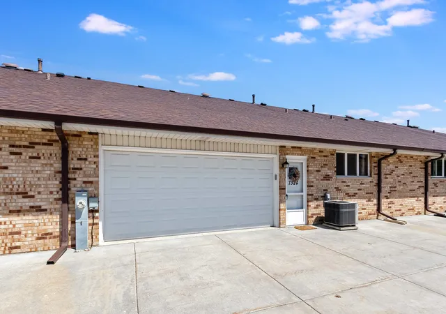 Homes for sale in Orland Park, IL | 7324 W 152nd St #73, Orland Park, IL 60462 | MLS# 12661598