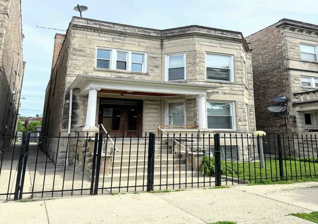 Homes for sale in Chicago, IL | 3914 W Gladys Ave, Chicago, IL 60624 | MLS# 12661600