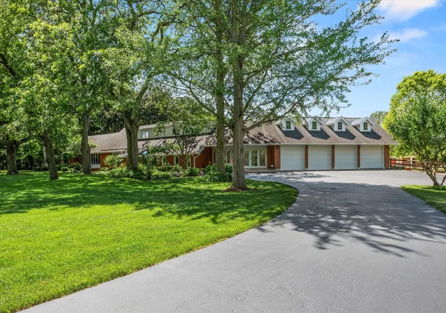 4th image of 6N056 Surrey Rd, Wayne, IL 60184 | MLS# 12661611