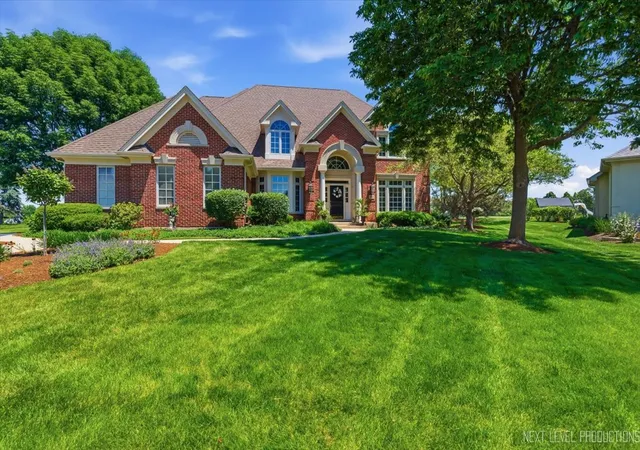 Homes for sale in Geneva, IL | 955 Harbor Town Ct, Geneva, IL 60134 | MLS# 12661746