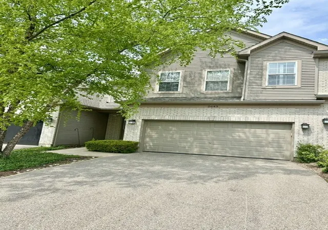 Homes for sale in Crystal Lake, IL | 2643 Granite Ct #B, Crystal Lake, IL 60012 | MLS# 12661777