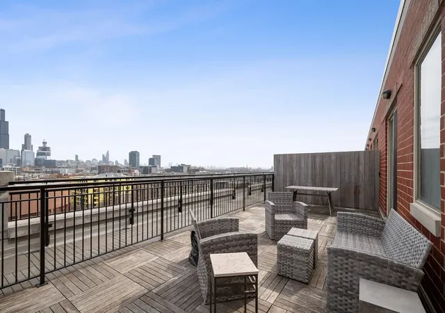 2nd image of 6 S Laflin St, Chicago, IL 60607