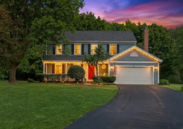 2nd image of 827 Hartford Dr, Gurnee, IL 60031 | MLS# 12661916