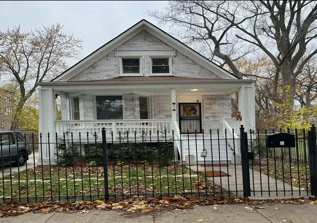 Homes for sale in Chicago, IL | 7714 S Marquette Ave, Chicago, IL 60649 | MLS# 12662000