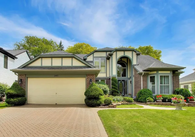 Homes for sale in Vernon Hills, IL | 245 Southfield Dr, Vernon Hills, IL 60061 | MLS# 12662016