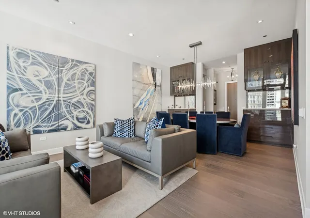 3rd image of 403 N Wabash St, Chicago, IL 60611