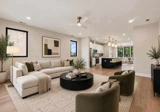 Listing Photo 3 - Condo for sale in building located at 1435 S Trumbull Ave, Chicago, IL 60623