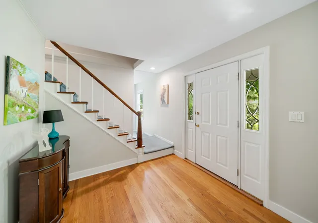 Homes for sale in Glenview, IL | 707 Glenshire Rd, Glenview, IL 60025 | MLS# 12662037