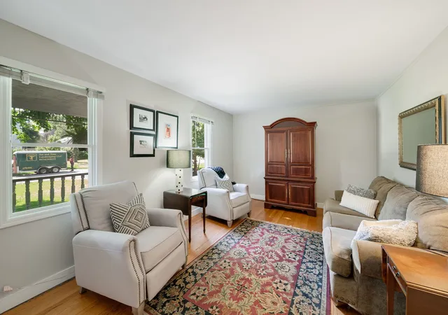 Homes for sale in Glenview, IL | 707 Glenshire Rd, Glenview, IL 60025 | MLS# 12662037