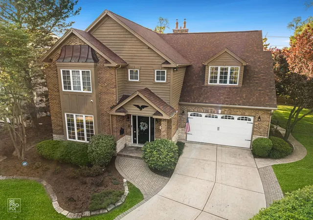 Homes for sale in Hinsdale, IL | 501 Wedgewood Ct, Hinsdale, IL 60521 | MLS# 12662082