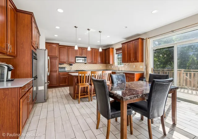 5th image of 2401 Stonybrook St, Wauconda, IL 60084 | MLS# 12662093