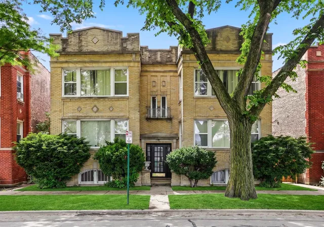 Homes for sale in Oak Park, IL | 17 Garfield St, Oak Park, IL 60304 | MLS# 12662198
