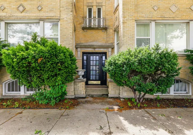Homes for sale in Oak Park, IL | 17 Garfield St, Oak Park, IL 60304 | MLS# 12662198