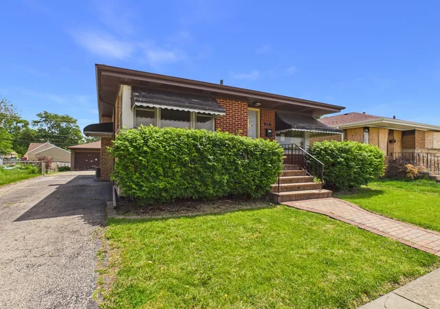 3rd image of 51 51St Ave, Bellwood, IL 60104 | MLS# 12662211