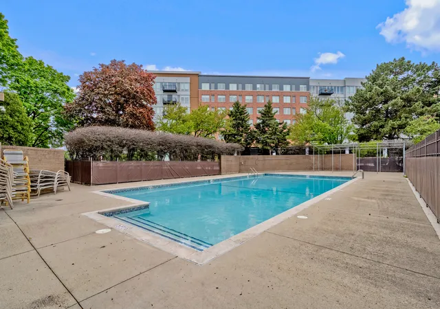 2nd image of 7201 N Lincoln Ave, Lincolnwood, IL 60712