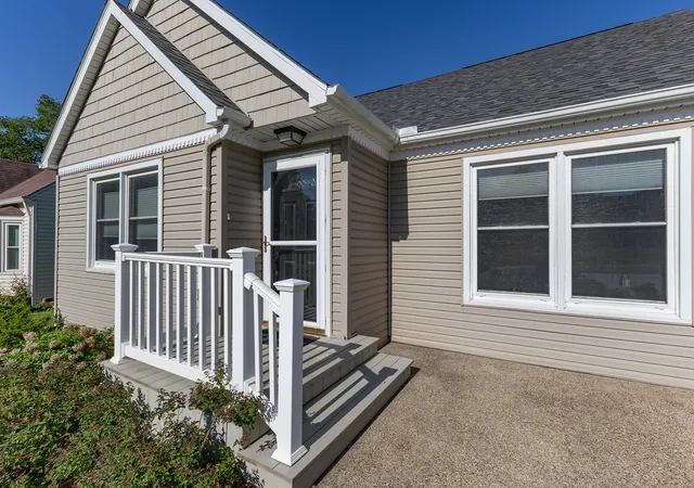 Homes for sale in Geneseo, IL | 509 S Henry St, Geneseo, IL 61254 | MLS# 12662321