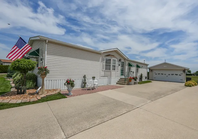 Homes for sale in Manteno, IL | 48 Norway Dr, Manteno, IL 60950 | MLS# 12662486