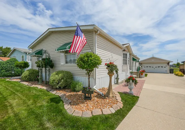 Homes for sale in Manteno, IL | 48 Norway Dr, Manteno, IL 60950 | MLS# 12662486