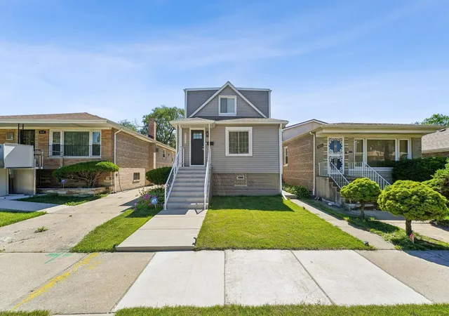 Homes for sale in Chicago, IL | 9139 S Oglesby Ave, Chicago, IL 60617 | MLS# 12662513