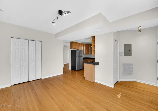 Homes for sale in Chicago, IL | 2316 W Rosemont Ave #3, Chicago, IL 60659 | MLS# 12662618