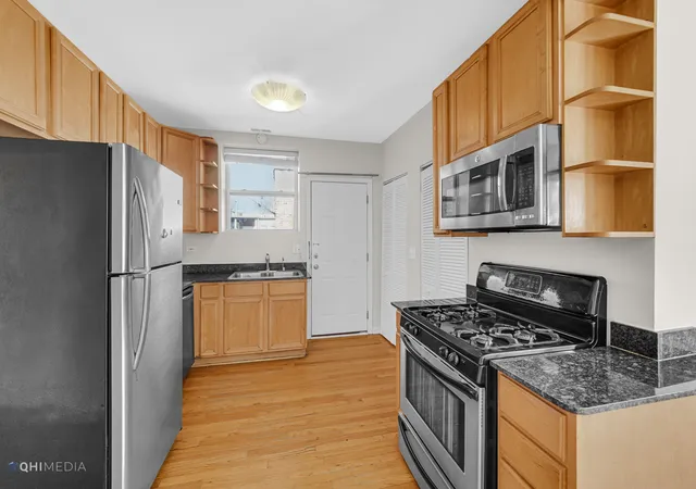 Homes for sale in Chicago, IL | 2316 W Rosemont Ave, Chicago, IL 60659