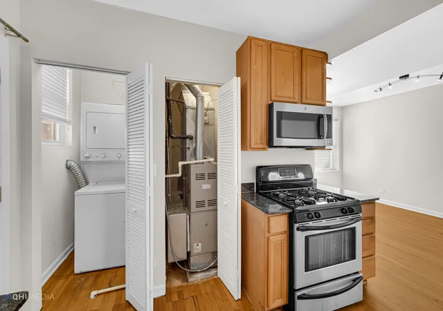 Homes for sale in Chicago, IL | 2316 W Rosemont Ave, Chicago, IL 60659