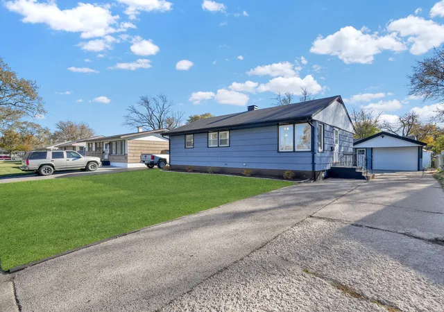 3rd image of 19 Mohawk Dr, Thornton, IL 60476 | MLS# 12662646