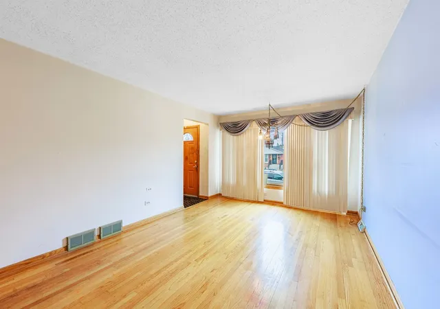 Homes for sale in Chicago, IL | 5530 S Merrimac Ave, Chicago, IL 60638 | MLS# 12662690