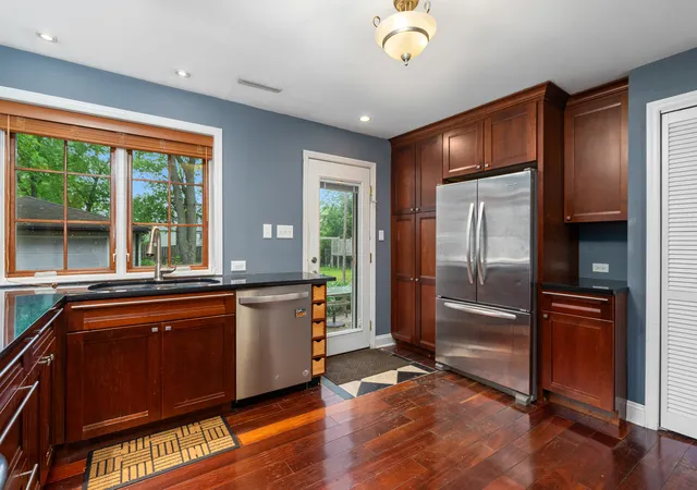4th image of 17720 67Th Ave, Tinley Park, IL 60477 | MLS# 12662829