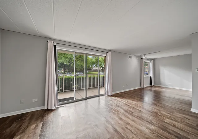 Homes for sale in Schaumburg, IL | 1102 Westover Ln #1B, Schaumburg, IL 60193 | MLS# 12662849