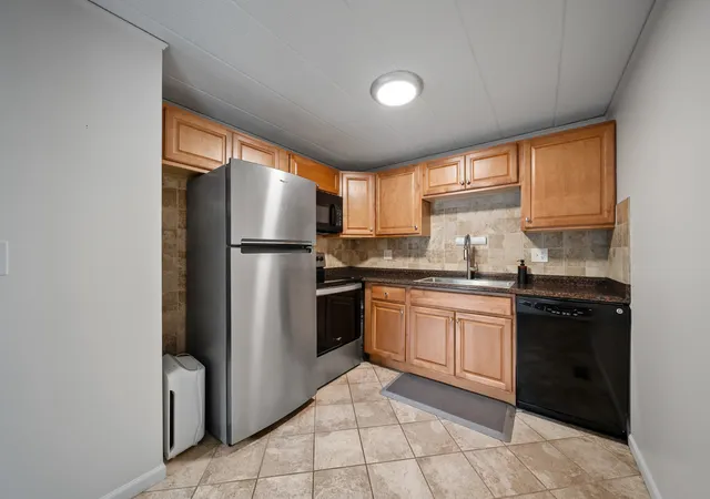 Homes for sale in Schaumburg, IL | 1102 Westover Ln #1B, Schaumburg, IL 60193 | MLS# 12662849