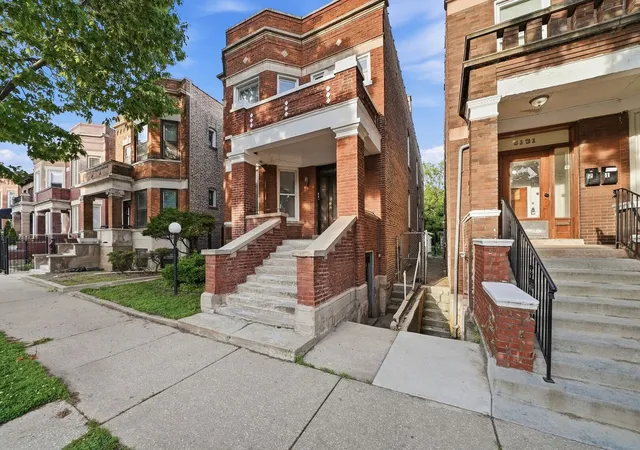 Homes for sale in Chicago, IL | 6127 S Champlain Ave S, Chicago, IL 60637 | MLS# 12662851