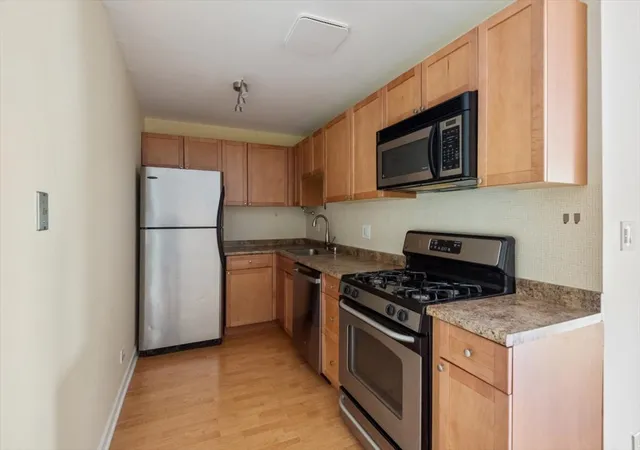 3rd image of 8232 Niles Center Rd #214, Skokie, IL 60077 | MLS# 12662964